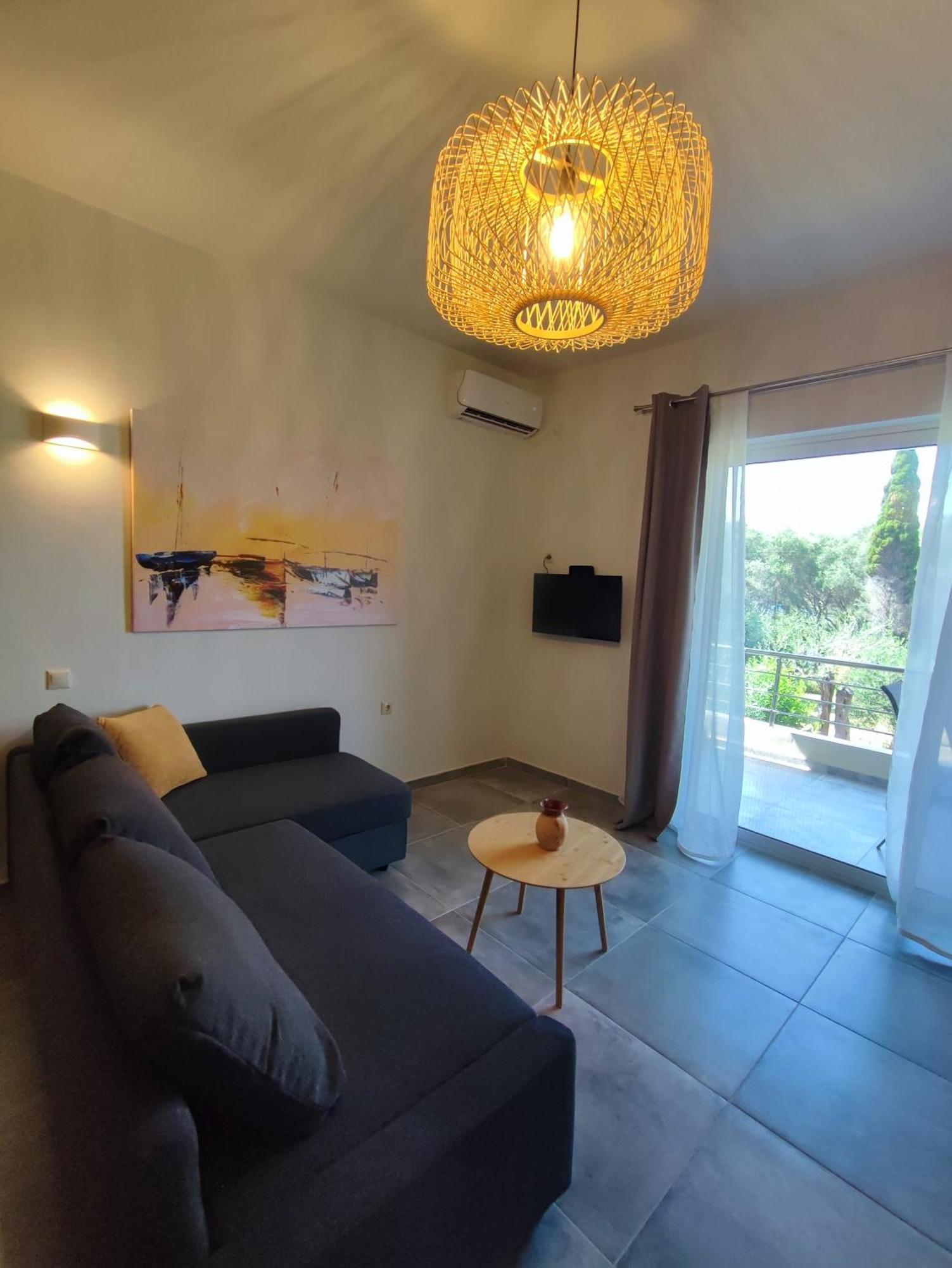 Coritos Holiday Apartments Контокали Екстериор снимка